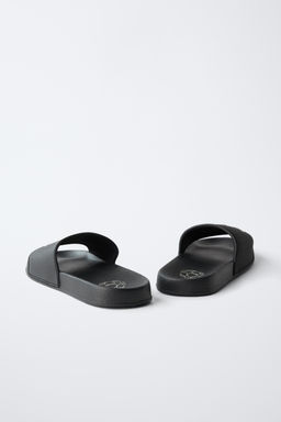 PALA BA?O UEFA CHAMPIONS LEAGUE ® GLOW IN THE DARK / Negro - Zara фото 5
