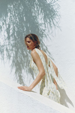 Vestido con escote drapeado y tirantes de lazo - H&m фото 5