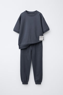 LABEL SWEATSHIRT AND JOGGERS SET