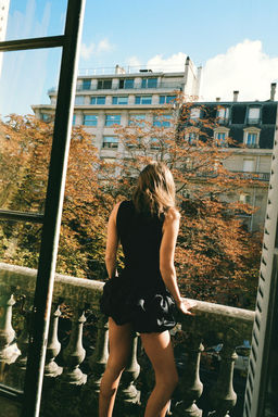 SHORT DRESS WITH LACE DETAIL - Zara фото 4