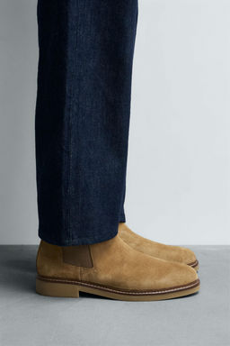 LEATHER CHELSEA BOOTS