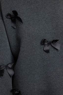 TRENDYOLMILLA Ekru Kurdele Detayl? Oversize/Genis Kal?p Kal?n Orme Sweatshirt TWOAW25SW00069  фото 4