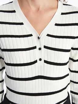 V Yaka ?izgili Uzun Kollu Kad?n Triko Kazak