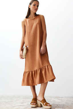 Kahverengi Duz Kesim Kolsuz Bisiklet Yaka Midi Aerobin Dokuma Elbise TWOSS24EL00519 - Trendyolmilla фото 2