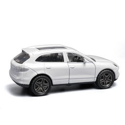 Белая инерционная машинка с люком на крыше die-cast , 1:32