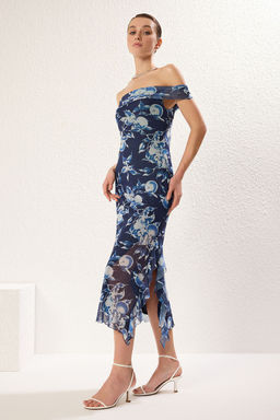 Mavi Tul Astarl? Cicek Bask?l? Carmen Yaka F?rf?rl? Vucuda Oturan Maxi Orme Elbise TWOSS25EL00074 - Trendyolmilla фото 3
