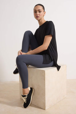 Siyah Micro Kumas Y?rtmac Detayl? Orme Spor T-Shirt THMSS26TS00002