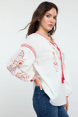Beyaz Nak?sl? Boyundan Bagc?k Detayl? Dokuma Bluz TWOAW25BZ00296 - Trendyolmilla фото 2