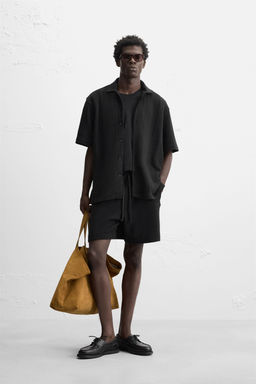 JACQUARD TEXTURED BERMUDA SHORTS