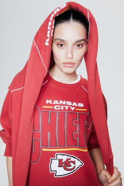 Sudadera oversize con estampado