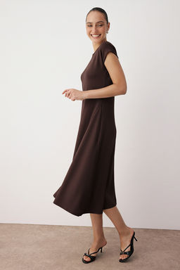 Kahverengi Ay Kol A-line/Can Ac?lan Bisiklet Yaka Maxi Orme Elbise TWOSS25EL00898 - Trendyolmilla фото 2
