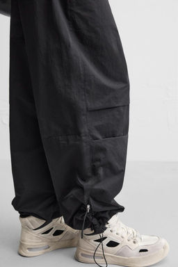 TECHNICAL PARACHUTE TROUSERS - Zara фото 5