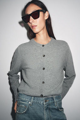 CASHMERE AND WOOL BASIC CARDIGAN - Zara фото 2