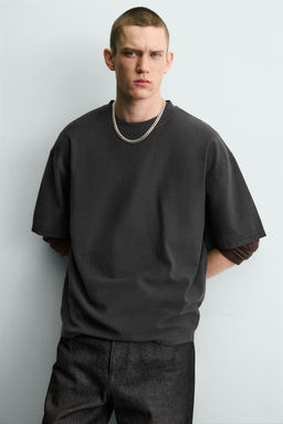 CAMISETA BOXY FIT B?SICA / Antracita oscuro