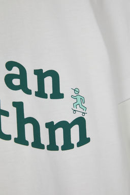 Beyaz Erkek Cocuk %100 Pamuk Slogan Bask?l? Oversize K?sa Kol Orme T-Shirt TKDSS25TS00101 - Trendyolmilla фото 4