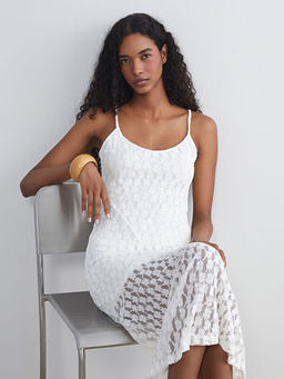 U Yaka Ask?l? Dantelli Elbise