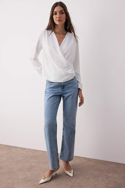 Ekru Kruvaze Saten Dokuma Bluz TWOAW24BZ00423