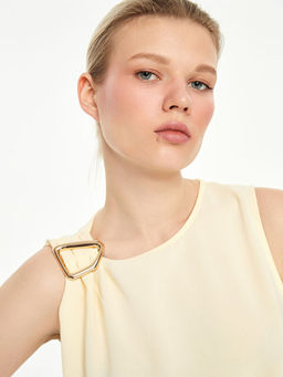 Bisiklet Yaka Aplike Detayl? Bluz