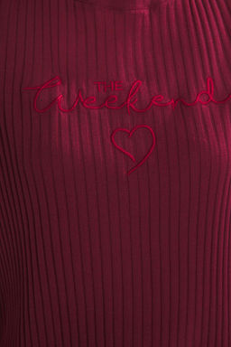 Trendyolmilla Bordo Slogan ve Kalp Nak?sl? Fitilli Sortlu Orme Pijama Tak?m? THMSS25PT00402 фото 10