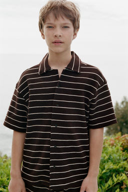 CONJUNTO WAFFLE CAMISA Y BERMUDA RAYAS / Marr?n