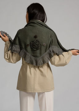 Косынка из трикотажного полотна , выполненная в стиле Арт-деко с элементами ручной работы