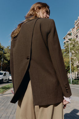 BLAZER WITH SHOULDER PADS AND BACK BUTTON DETAIL - Zara фото 6