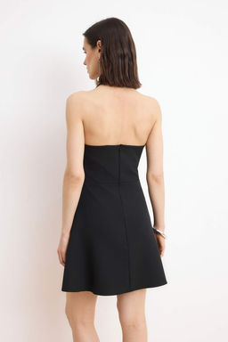 Siyah Etegi Volanl? V Yaka K?sa / Mini Esnek Dokuma Elbise TWOSS26EL00379