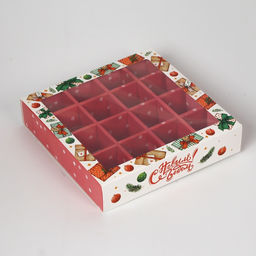 Коробка под 16 конфет «Новогодние подарки», 17.5×17.5×3.5 см