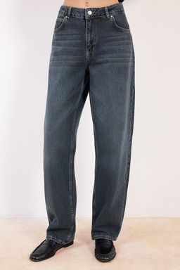 Koyu Mavi Premium Dusuk Bel Barrel Jeans TWOSS25JE00173