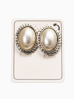 Цена за 2 шт. Клипсы «Жемчужный овал», белая в чернёном серебре