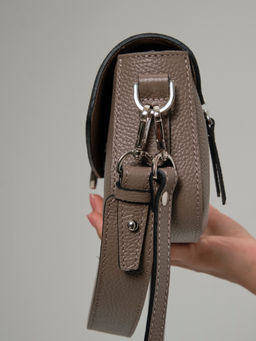 Сумка кожаная Azaro 31049 тауп