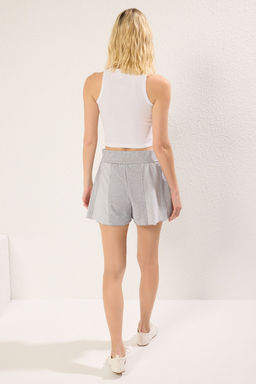 TRENDYOLMILLA Gri Bel Detayl? Relaxed/Rahat Kal?p K?sa Esnek Orme Sort & Bermuda TWOSS25SR00014  фото 5