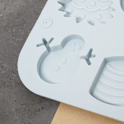 Форма для шоколада Доляна Новый год, силикон, 18.5?12.8?0.5 см, 8 ячеек, серая