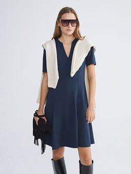 V Yaka Belden Oturtmal? Elbise