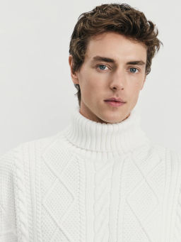 Свитер с орнаментом и высоким воротником / Zarina