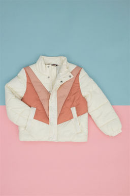 Пальто цвета экрю для девочки Неожиданная скидка в корзине