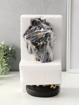 Бюст полистоун «Девушка с цветком, в наряде в клетку», чёрный, 13.3×12.3×29.5 см