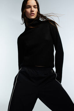 Jersey de punto con capucha pasamontanas