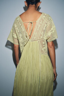 VESTIDO PLISADO BORDADOS ZW COLLECTION / Pistacho - Zara фото 3