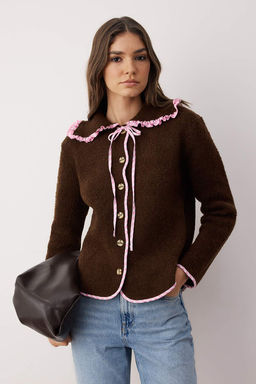 Kahverengi Yumusak Dokulu Garni Detayl? Genis Kal?p Mont Gorunumlu Triko H?rka TWOAW26HI00009