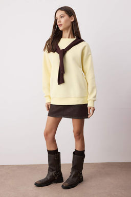 Ac?k Sar? Oversize/Rahat Kesim Basic Bisiklet Yaka Kal?n/Ici polarl? Orme Sweatshirt TWOAW24SW00102