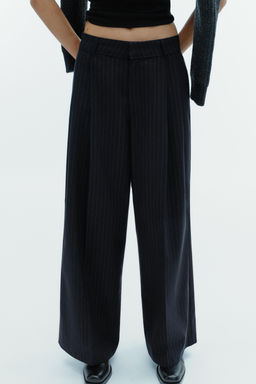 PINSTRIPED TROUSERS WITH DARTS AND POCKET FLAPS - Zara фото 11