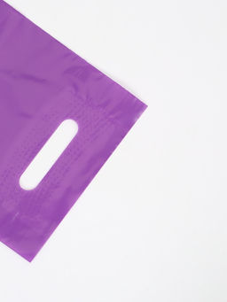 Цена за 50 шт. Пакет полиэтиленовый с вырубной ручкой, фиолетовый 20×30 см, 70 мкм