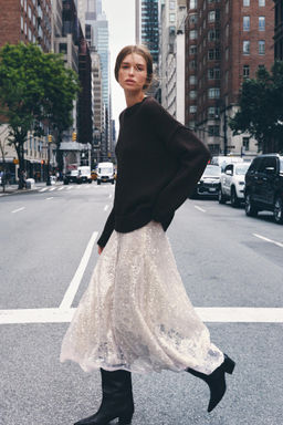 BASIC KNIT SWEATER