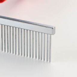 Расчёска Лапки изогнутая, 10,5 х 15 см, красная - Пижон фото 2