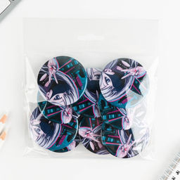 Цена за 10 шт. Значок закатной Аниме девушка в городе, d=5.6 см