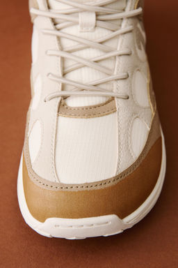 CONTRAST HIGH-TOP SNEAKERS