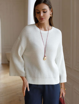 Укороченный джемпер с широкими рукавами рельефной вязки из хлопка с акрилом