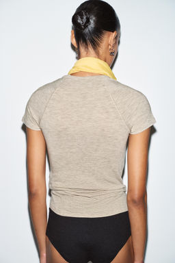 CAMISETA MANGA CORTA RANGL?N / Beige vigor? - Zara фото 3