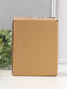 Фигурка полистоун Белая зайка с букетом розовых цветов, 16 см